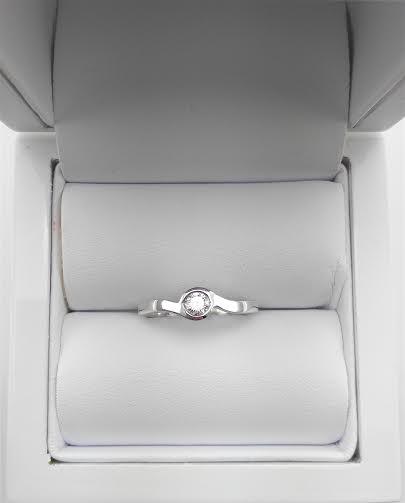 Prsten s certifikovaným diamantem Zeryka 7717