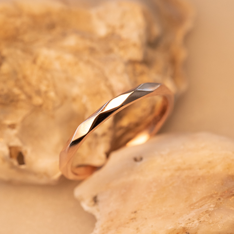 Zlaté snubní prsteny se vzorem Becy 99337