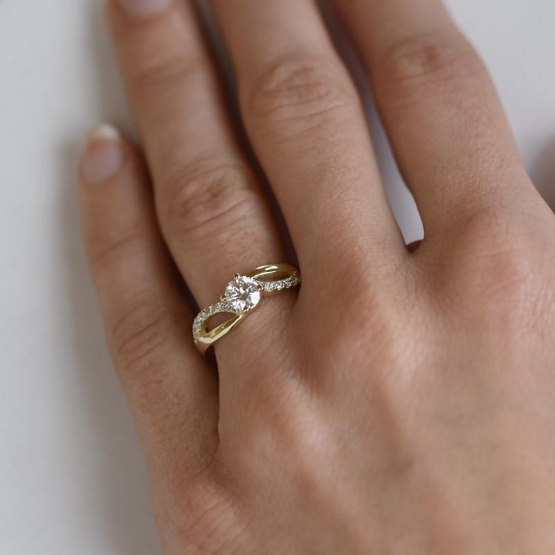 Zásnubní prsten s moissanitem a lab-grown diamanty Wemy 100518