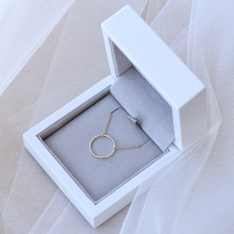 Stříbrný náhrdelník minimalistického tvaru Karma 103628