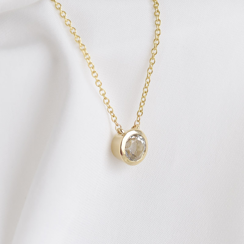 Stříbrný náhrdelník s bílým topazem Jonie 103808