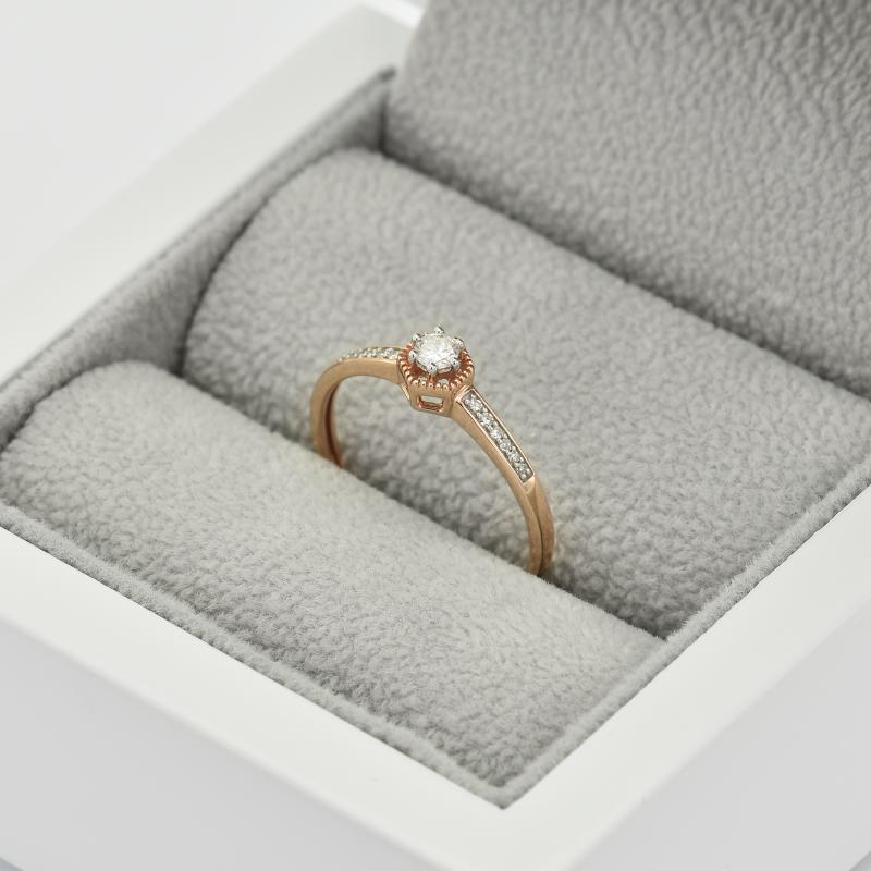 Stříbrný prsten s postranními lab-grown diamanty Hubert 104628