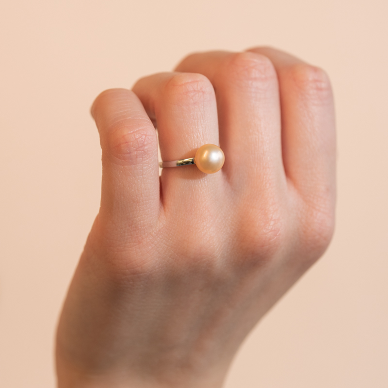 Stříbrný prsten s broskvovou perlou Rivka 104668