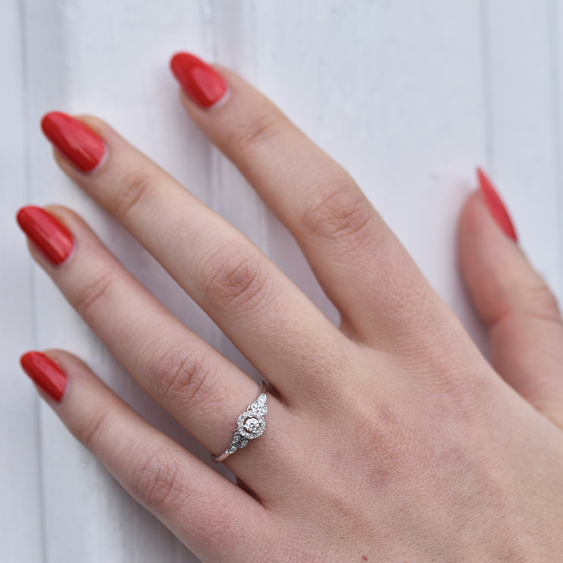 Stříbrný halo prsten s lab-grown diamanty Avila 104698