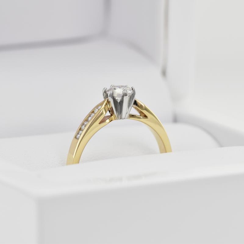 Zlatý diamantový prsten 11138
