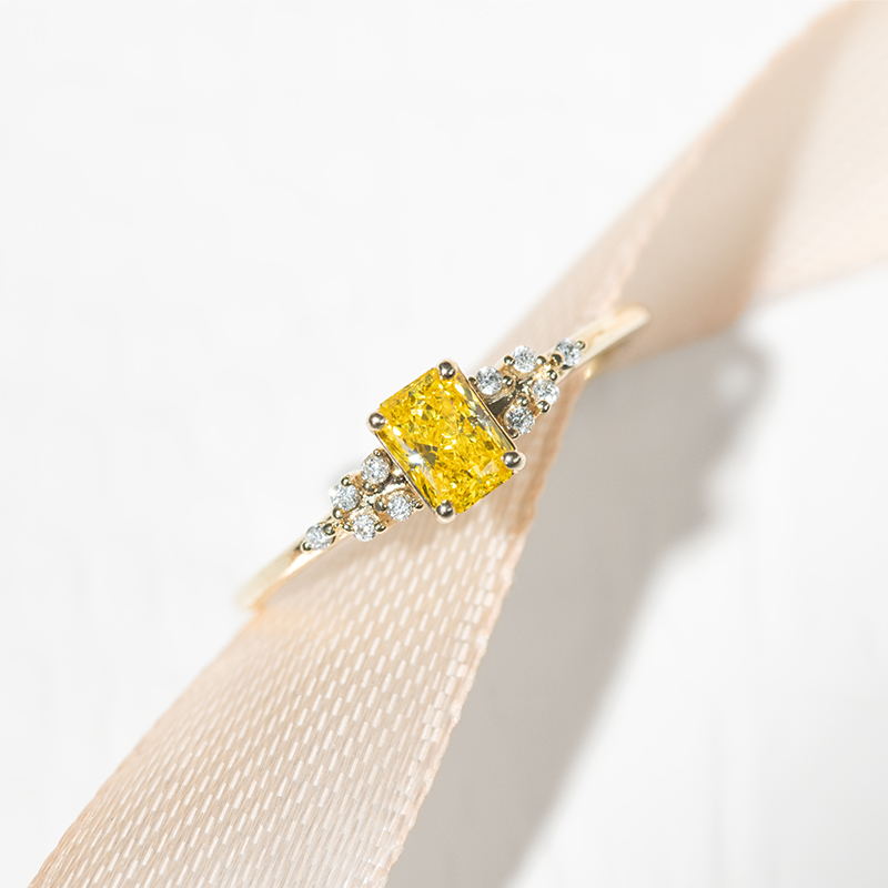 Zásnubní prsten s 0.42ct IGI certifikovaným žlutým lab-grown diamantem Adva 127108