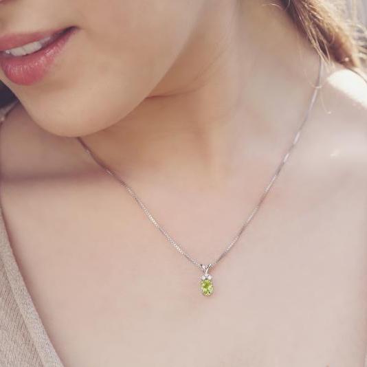 Zlatý náhrdelník s olivínem Ollian