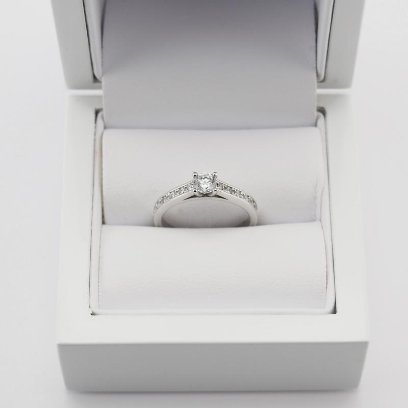 Prsten s diamanty 14838