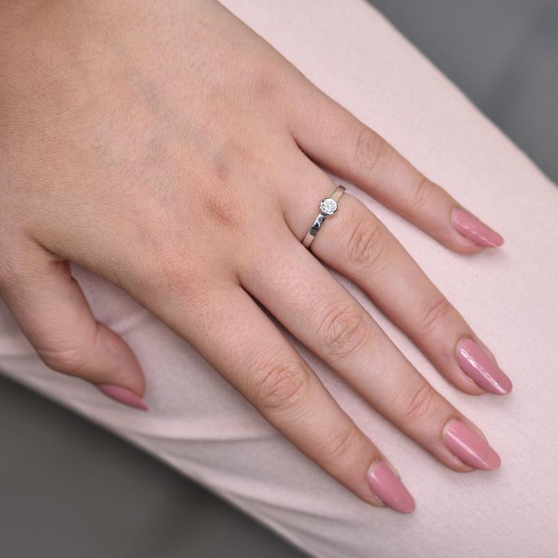 Zásnubní prsten s diamantem Maddie 15568