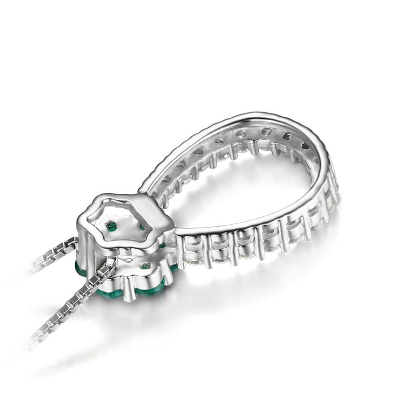 Stříbrný náhrdelník se smaragdy 20598