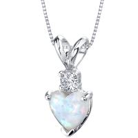 Zlatý přívěsek s bílým opálovým srdcem a diamantem Yuffie