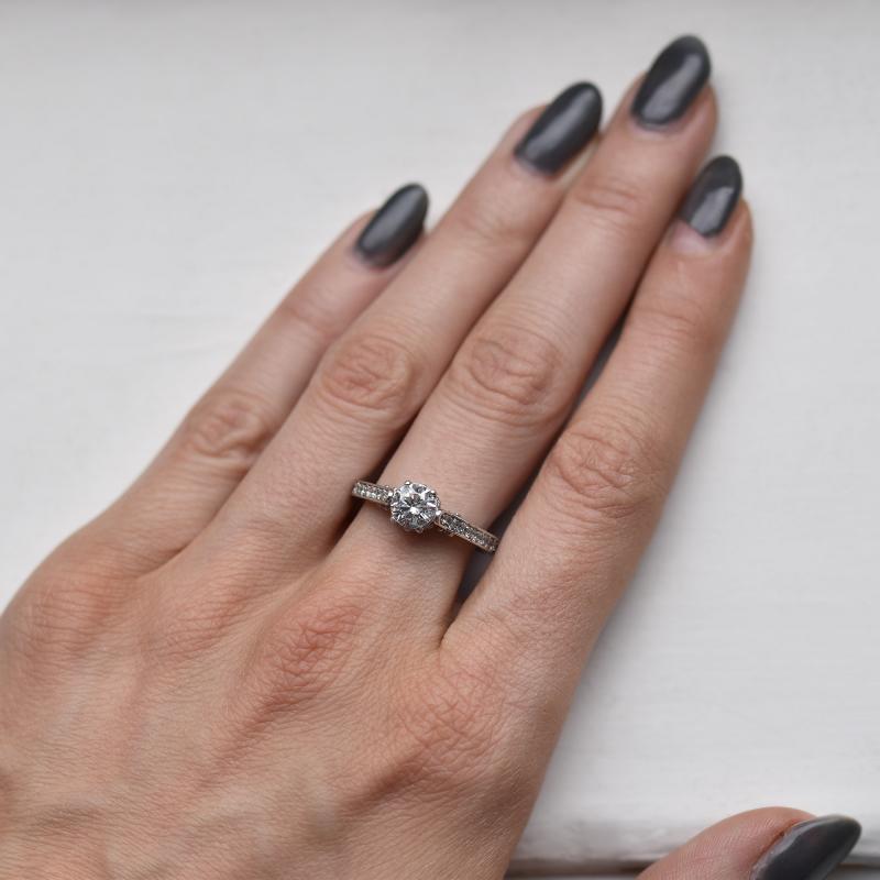 Zásnubní prsten s diamanty 29648