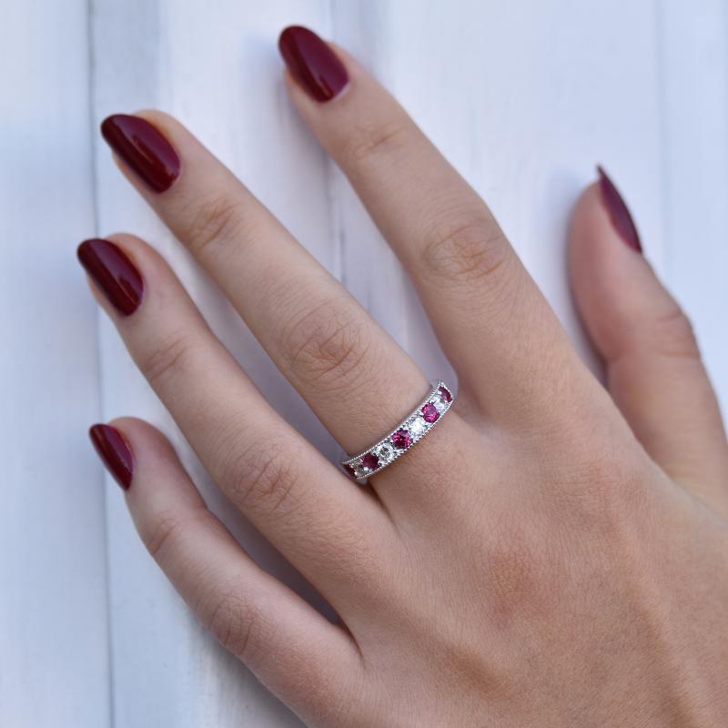 Stříbrný prsten s rubíny 31428