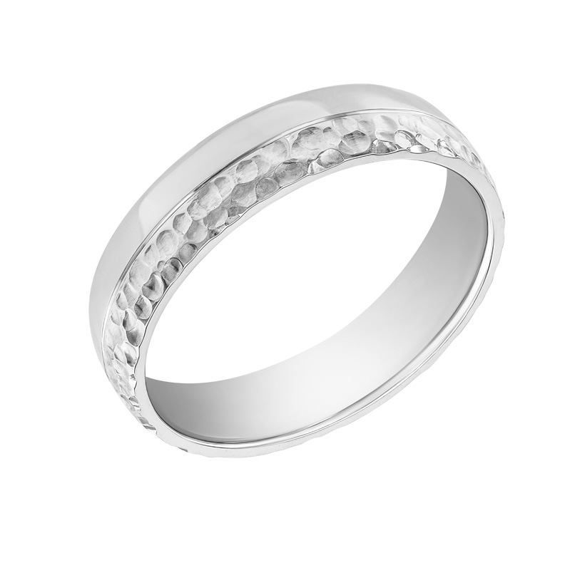 Pánský snubní prsten s tepaným povrchem 34678