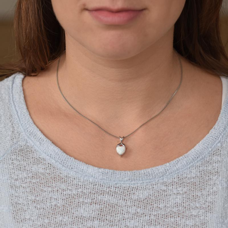 Stříbrný náhrdelník s bílým opálem 3588