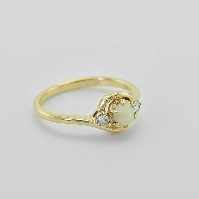 Zlatý zásnubní prsten s fazetovaným opálem 42308