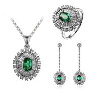 Luxusní smaragdová souprava s diamanty Elyn