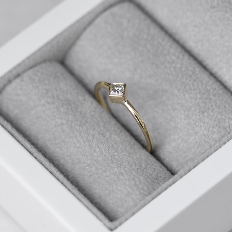 Zásnubní prsten s diamantem ze žlutého zlata 47798