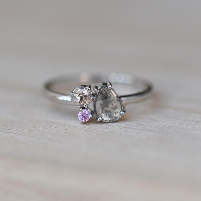 Netradiční prsten s pear diamantem, morganitem a safírem 48988