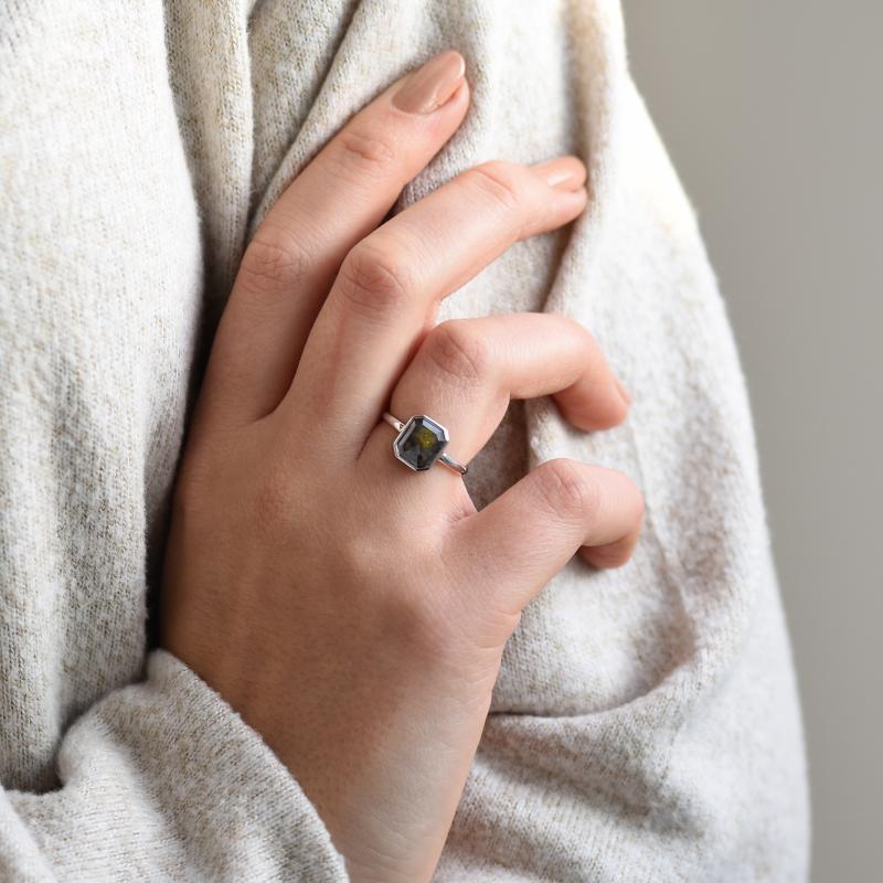 Zlatý prsten s emerald salt´n´pepper diamantem 51018