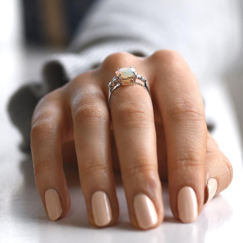 Zlatý prsten s diamanty 51618