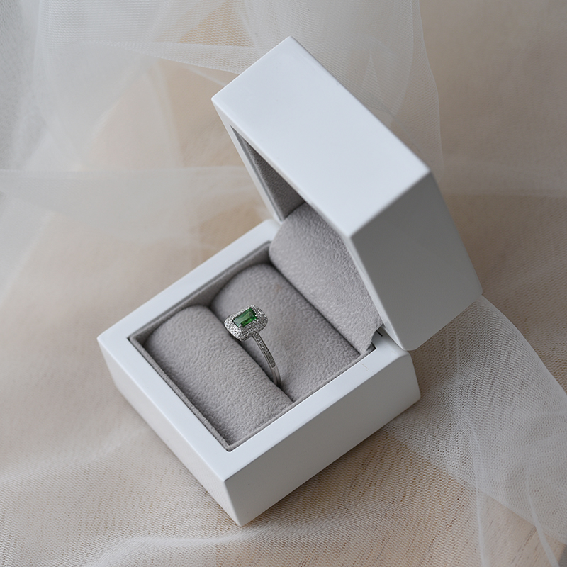 Zlatý prsten s emerald tsavorit granátem 63718