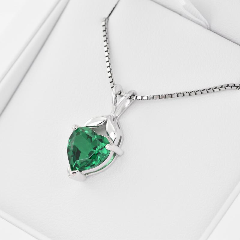 Smaragdový náhrdelník srdce 75058