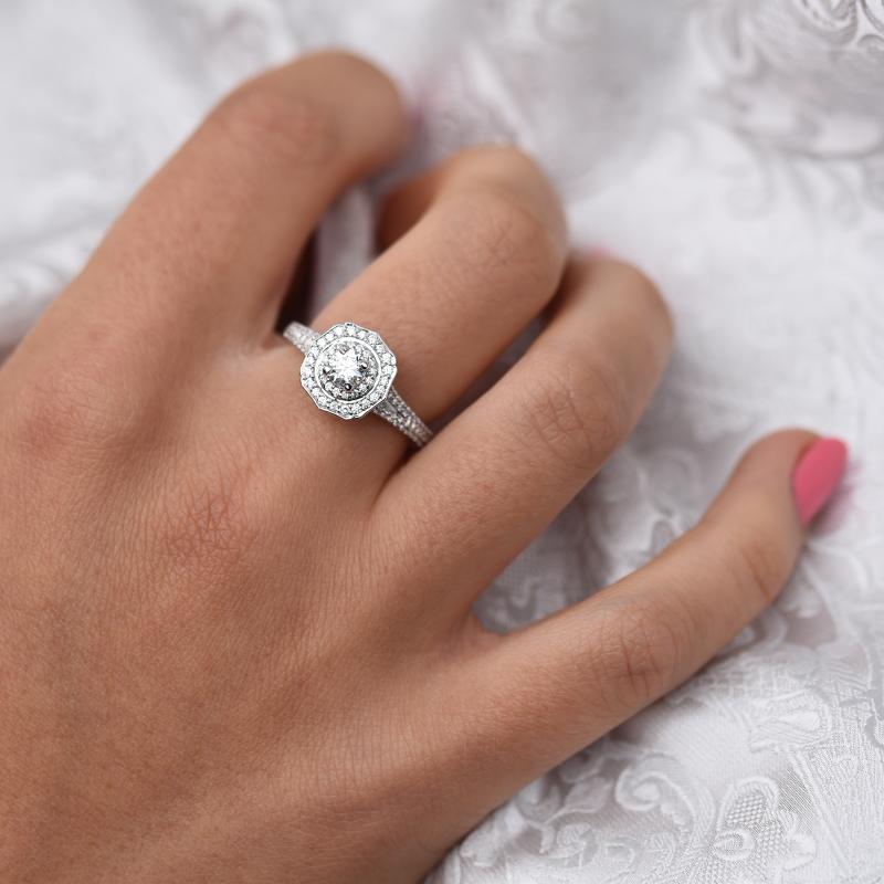 Zlatý extravagantní halo diamantový zásnubní prsten 79388