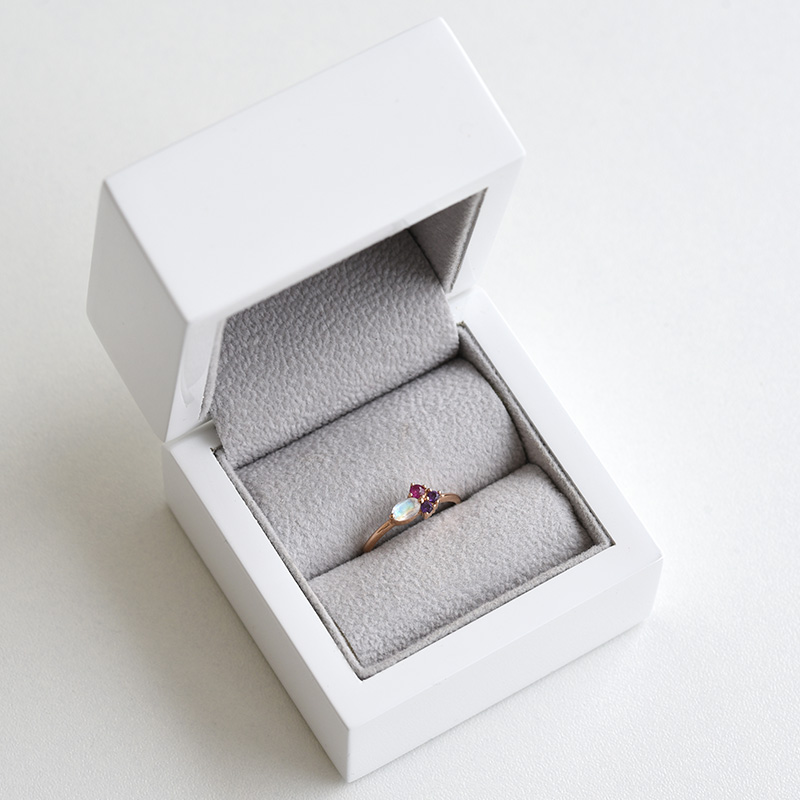 Cluster prsten s měsíčním kamenem, rubínem a ametysty z růžového zlata
