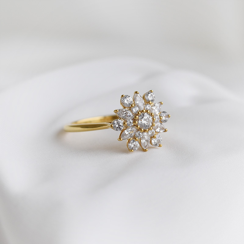Zlatý prsten s diamanty 89978