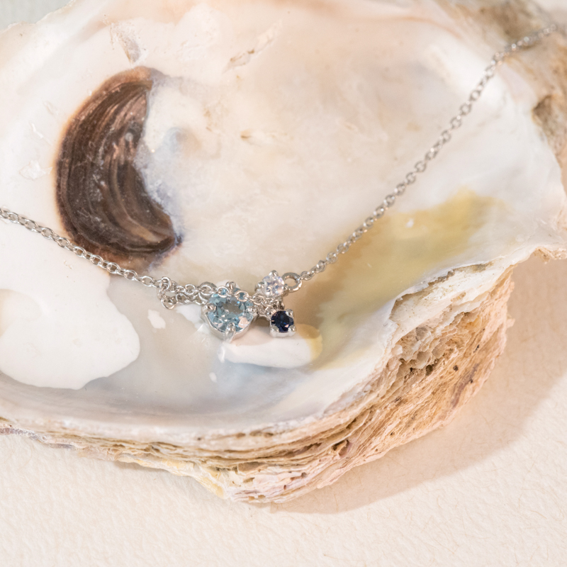 Cluster náhrdelník s akvamarínem, safírem, měsíčním kamenem a diamantem Bessie 101109