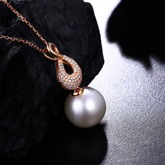 Diamantový perlový náhrdelník