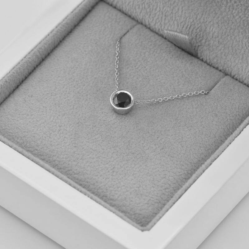 Stříbrný náhrdelník s černým diamantem Leigha 103839