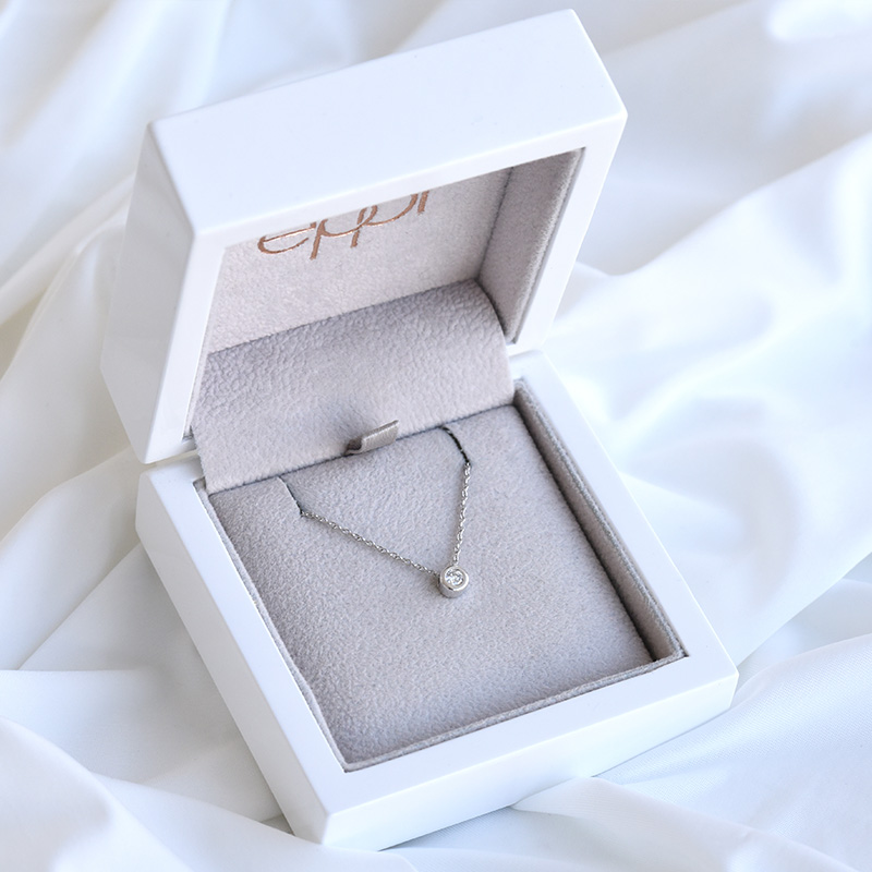 Stříbrný náhrdelník s lab-grown diamantem Adriana 104439