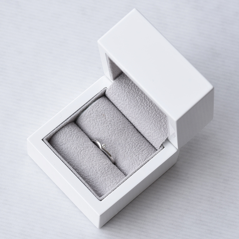 Stříbrný vykrojený prsten s lab-grown diamantem Crossley 104539