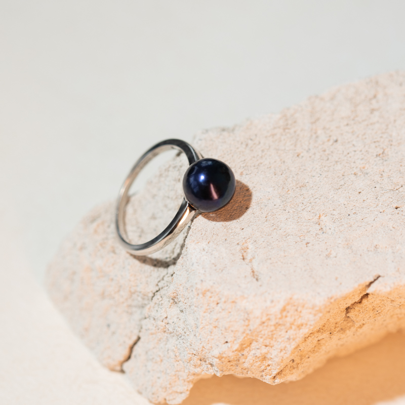 Stříbrný prsten s černou perlou Eleanor 104669