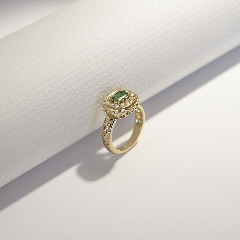 Zlatý prsten s emerald smaragdem a diamanty Mareia 108199