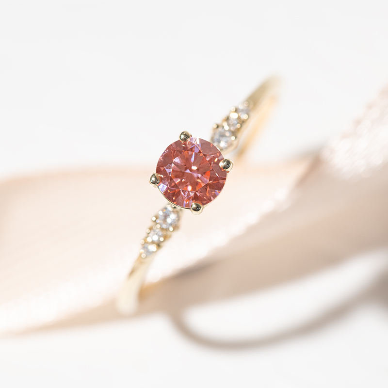 Zásnubní prsten s certifikovaným fancy pink lab-grown diamantem Amity 125959