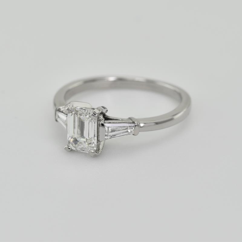 Zásnubní prsten s emerald lab-grown diamantem Talmar 126129