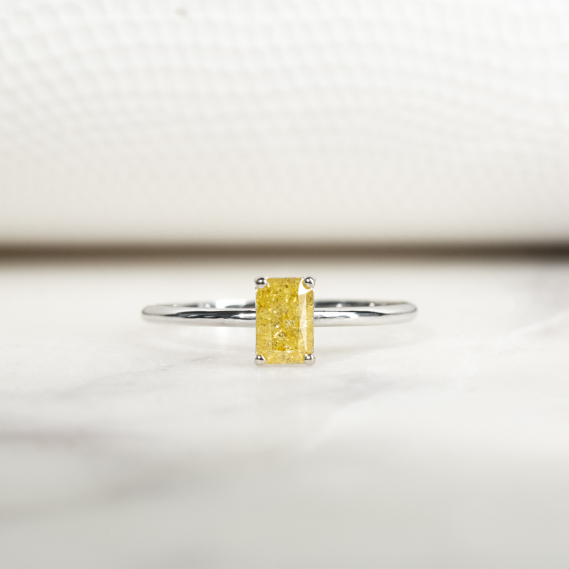 Zlatý prsten se žlutým emerald salt and pepper diamantem Olson 132099
