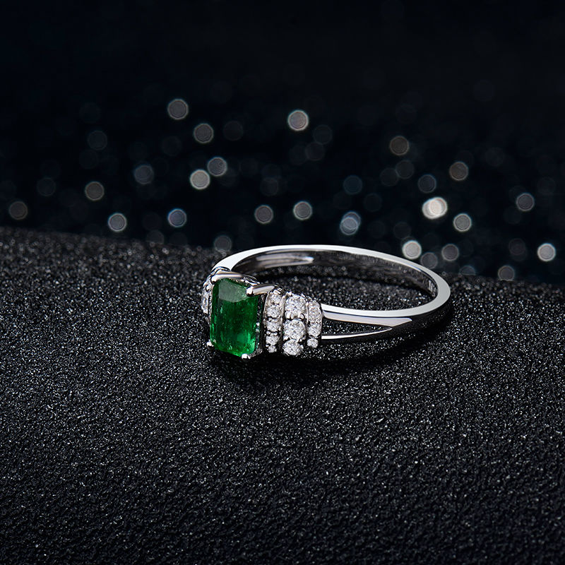 Zásnubní smaragdový prsten 18679