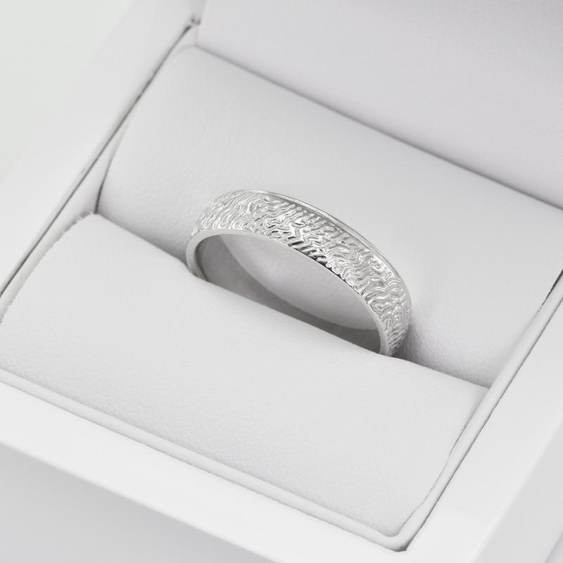Dámský snubní prsten s reliéfem 33649