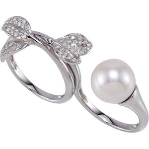 Zlatý prsten s perlou a diamanty 449