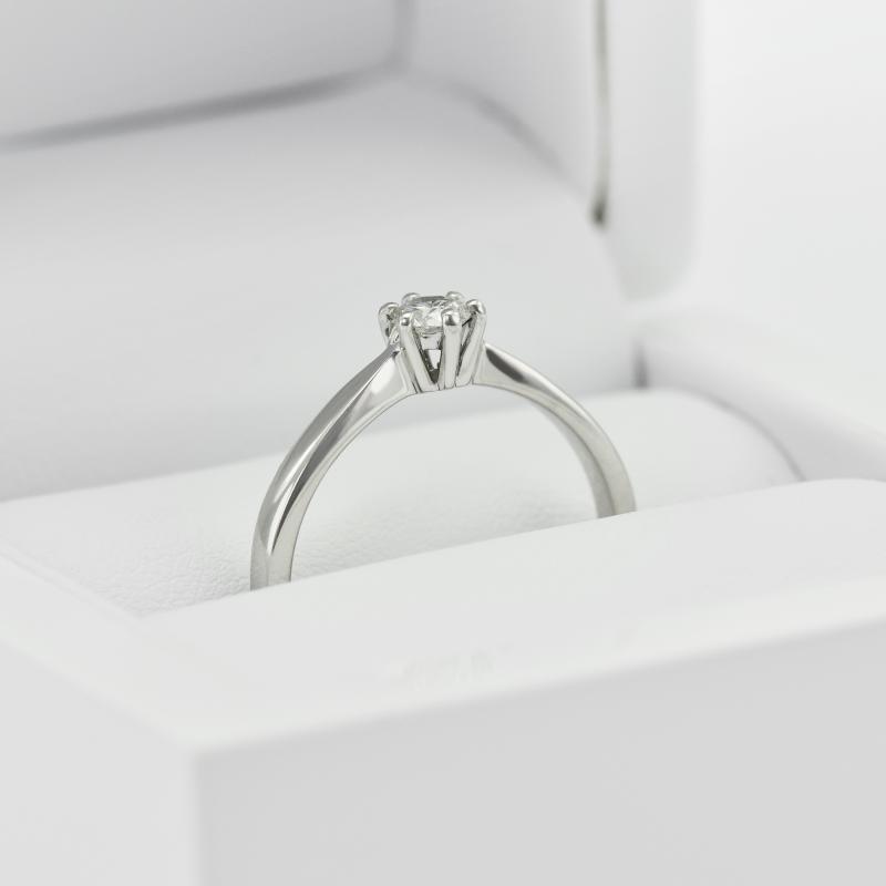 Prsten s čirým diamantem 46069
