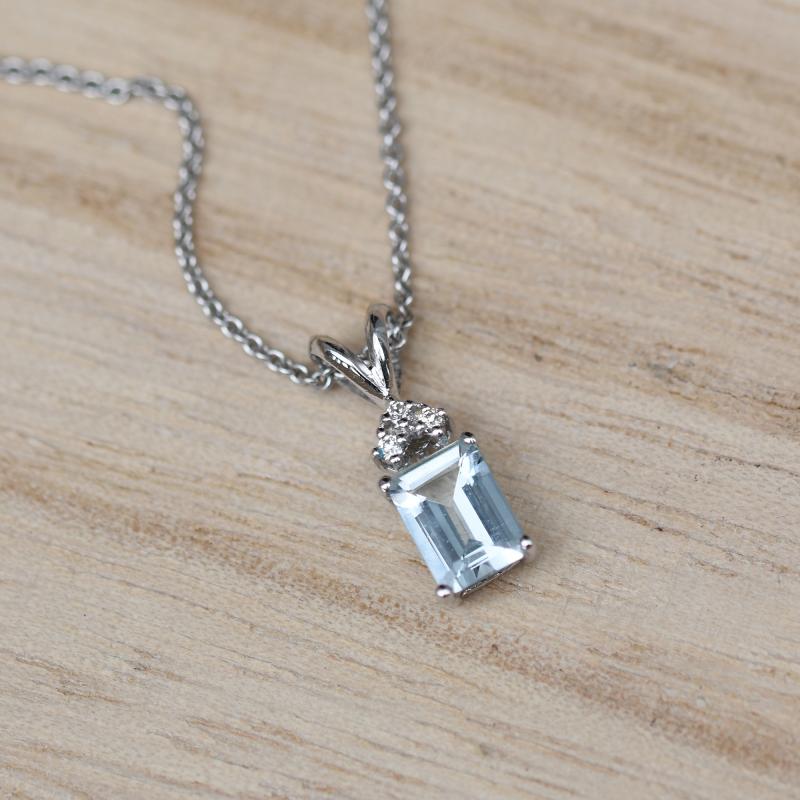 Akvamarínový náhrdelník s diamanty 47989
