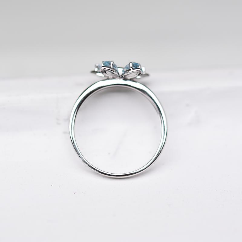 Zásnubní prsten s květinou z topazů a diamantu 48979