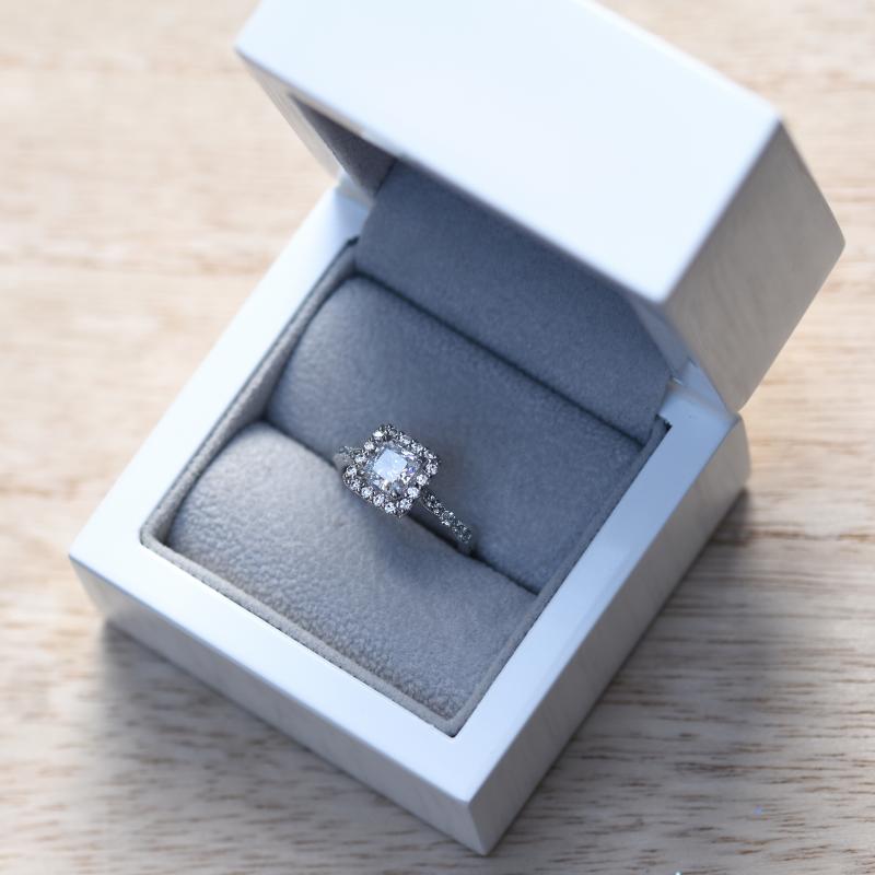Vintage zásnubní prsten s princess diamantem 49489
