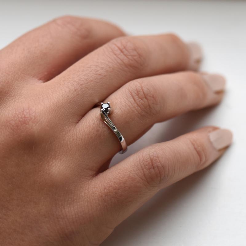 Zlatý prsten s diamantem 49859