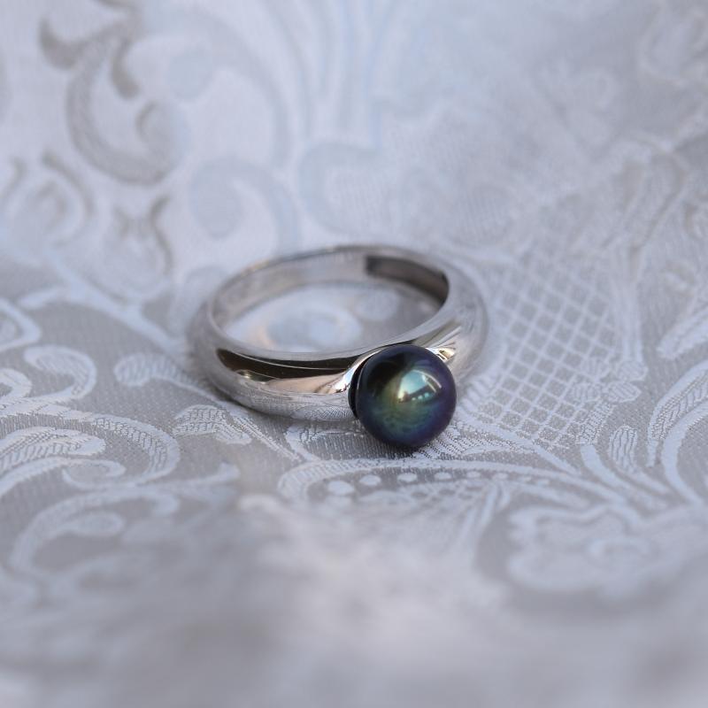 Prsten s černou perlou