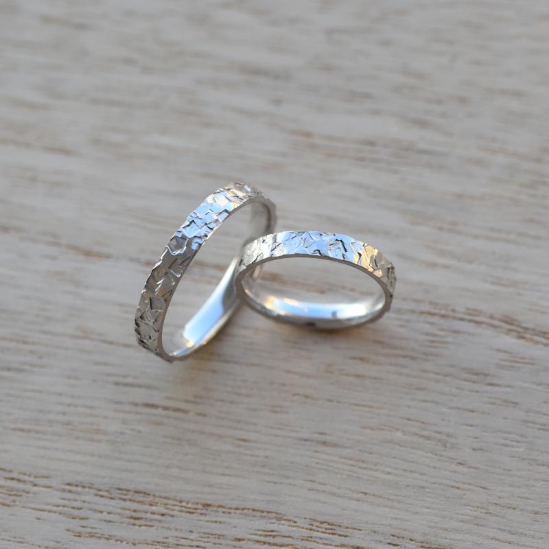 Snubní prsteny s reliéfním povrchem 52019